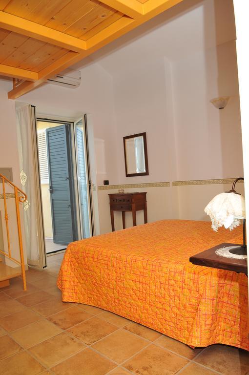 B&B L'Eucalipto Paola Phòng bức ảnh