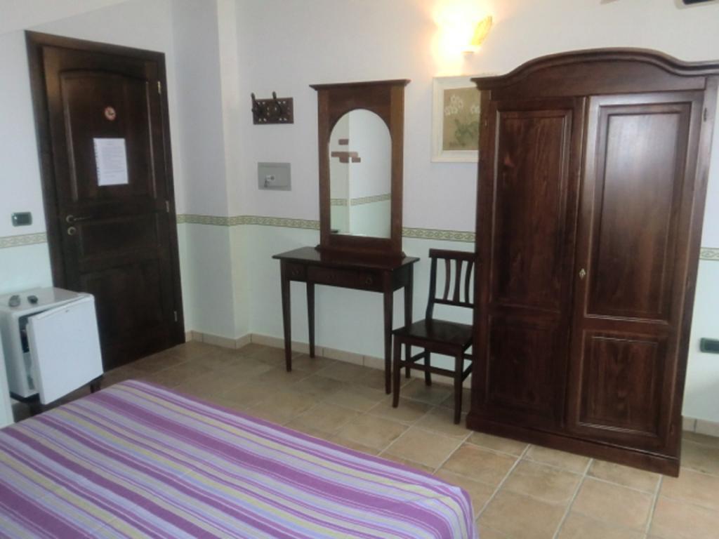 B&B L'Eucalipto Paola Ngoại thất bức ảnh