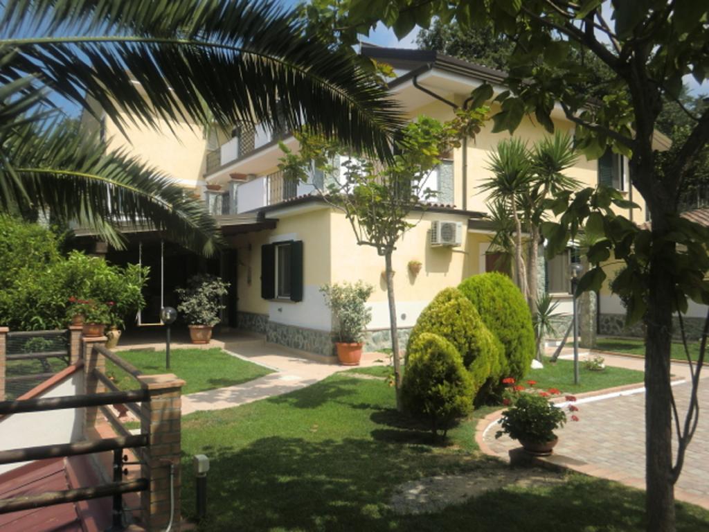 B&B L'Eucalipto Paola Ngoại thất bức ảnh