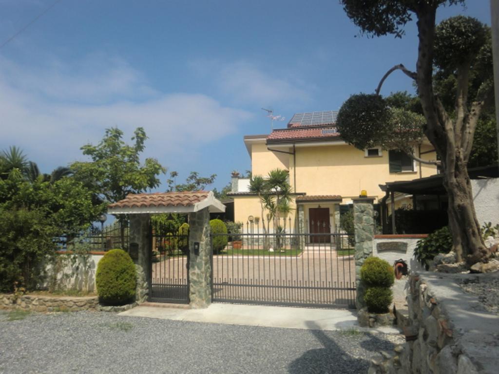 B&B L'Eucalipto Paola Ngoại thất bức ảnh