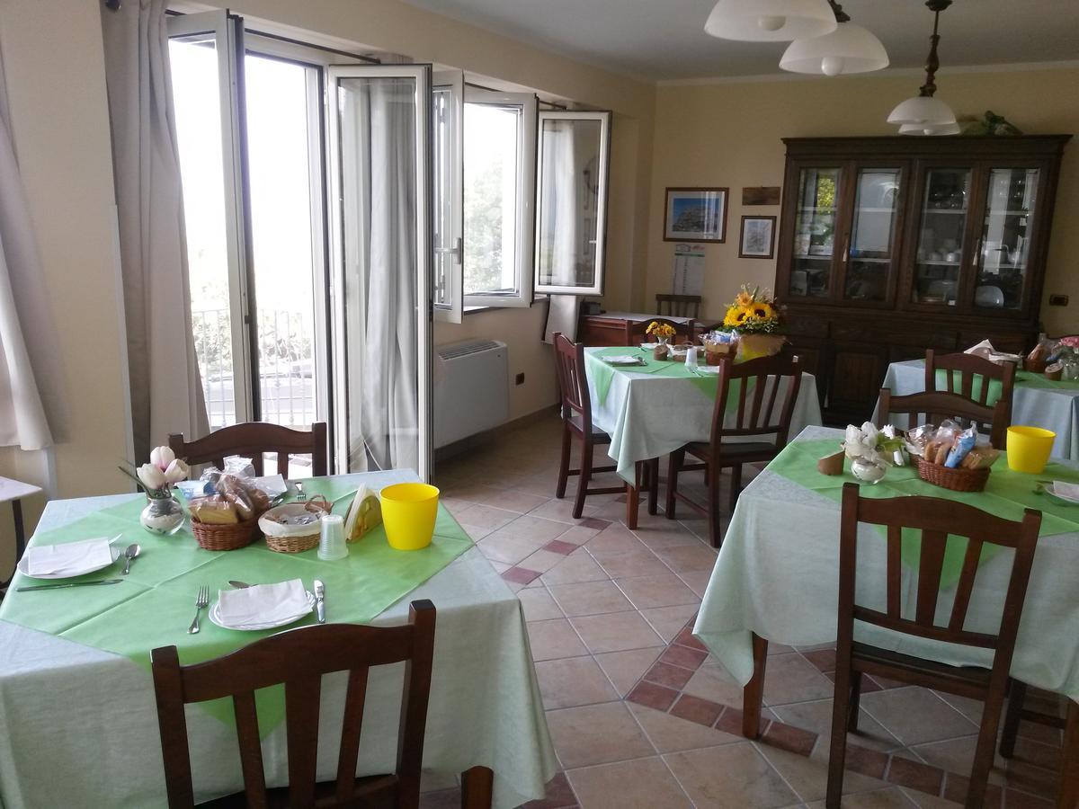 B&B L'Eucalipto Paola Ngoại thất bức ảnh